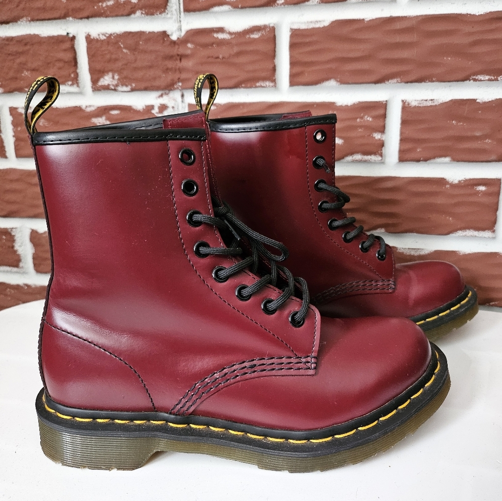 Dr. Martens1460 Smooth Leather Lace Up Boots